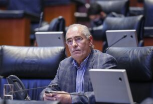 Encabeza Julen lista de pluris a la diputación federal