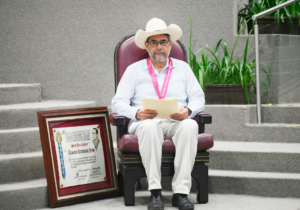 Recibe "Medalla Adolfo Ruiz Cortines" el sonero Gilberto Gutiérrez