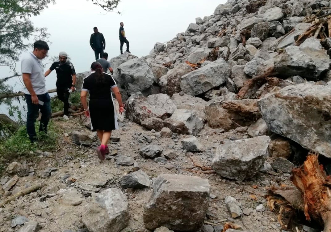 Tras derrumbe, carretera en Mixtla estará cerrada por meses