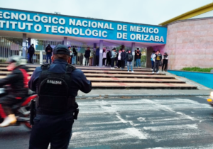 Estudiantes toman instalaciones del Tecnológico de Orizaba