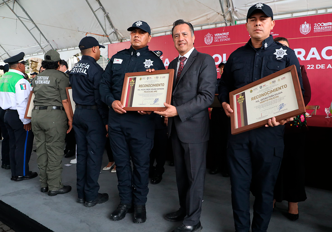 En el Día del Policía Veracruzano reconocen su valor