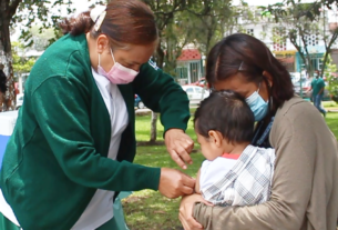 Reanuda IMSS vacunación contra Sarampión, Rubéola y Polio