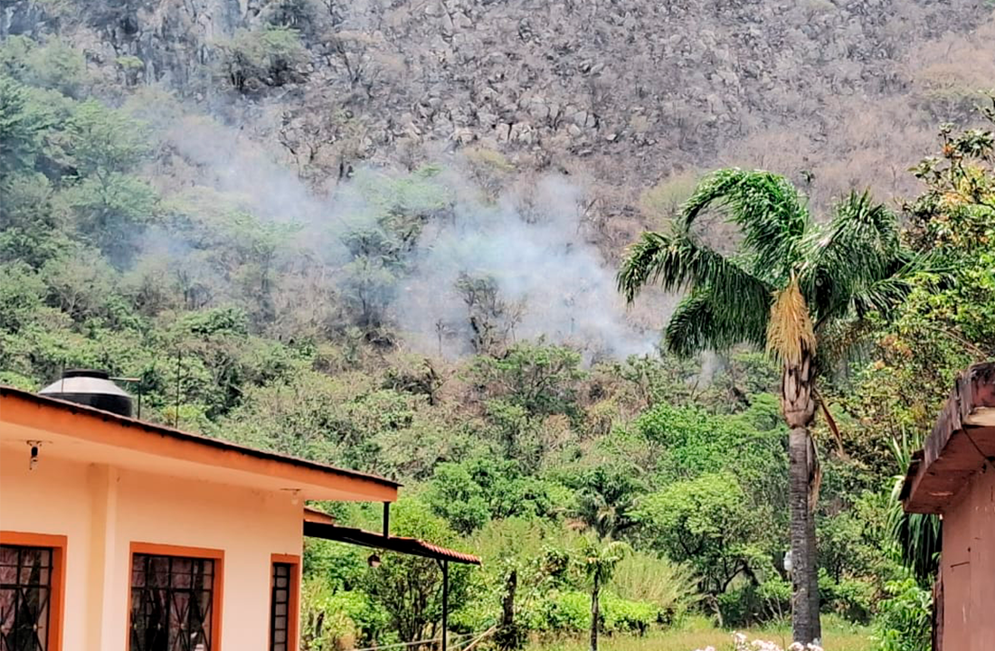 Vecinos de Santa Catarina inquietos por el fuego