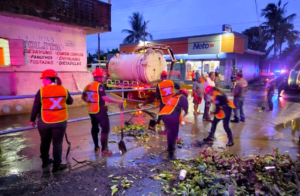 Despliegan operativo para atender inundaciones en el puerto