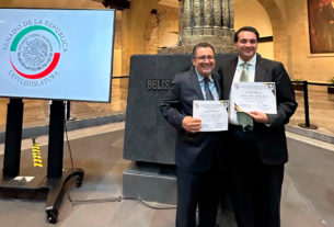 Periodistas veracruzanos fueron galardonados en el Senado de la República.