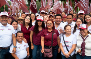 Luisa María Alcalde, dirigente nacional de Morena, en el arranque de campaña de Daniela Griego, en Xalapa.