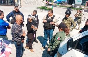 Integrantes del Colectivo de Búsqueda Orizaba-Córdoba, en la Plaza Trébol de Orizaba.