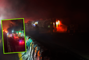 Corporaciones de socorro combaten el fuego en una pipa que transportaba combustóleo.