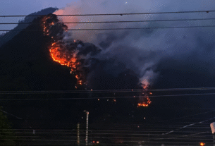 Incendio forestal en el cerro San Cristóbal, ubicado en los límites de Huiloapan y Río Blanco.