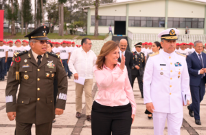 La gobernadora Rocío Nahle y autoridades de la Secretaría de la Defensa Nacional