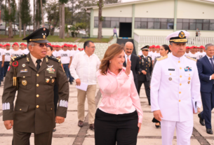 La gobernadora Rocío Nahle y autoridades de la Secretaría de la Defensa Nacional