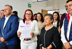 Daniela Griego Ceballos en las oficinas del OPLE