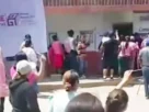 En Aquila, la jornada electoral terminó en protesta.