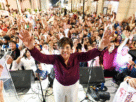 Rosa María Hernández Espejo en el zócalo de Veracruz